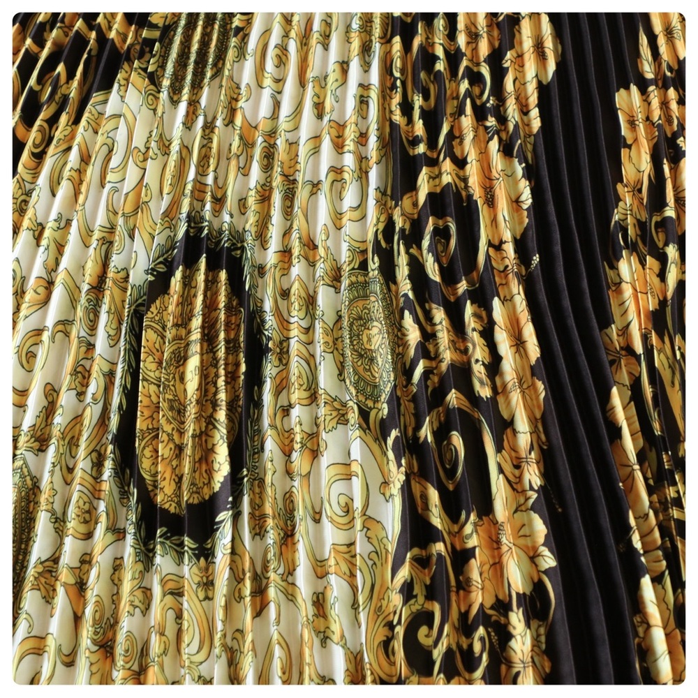 Versace Barocco Silk Skirt Set - Picture 5 of 12
